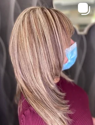 Corte y coloración de cabello